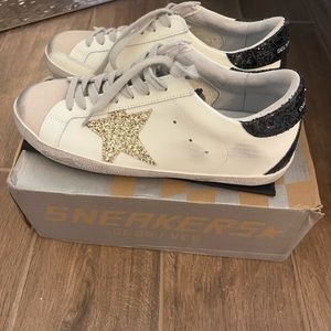 Size 9 golden goose sneakers